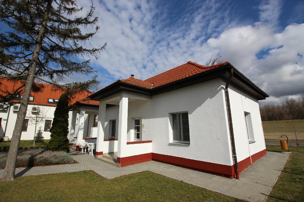 Gyevitur Apartman Algyo Екстер'єр фото